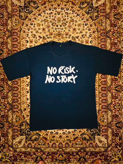 AUJ NOIR – No Risk No Story Tee